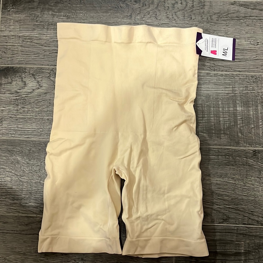 Empetua high waisted shaper short
